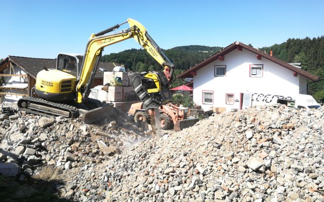 Building demolition: waste only? No, in fact.