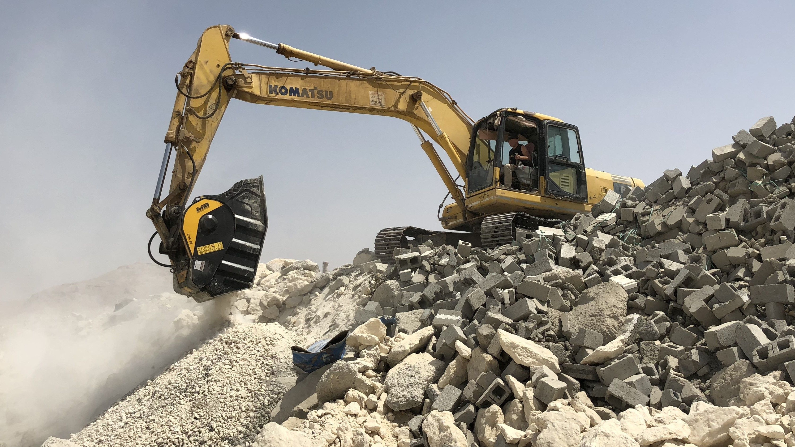 One of the buckets on the&nbsp;demo lineup&nbsp;is a crowd favorite, the&nbsp;BF90.3 crusher bucket.