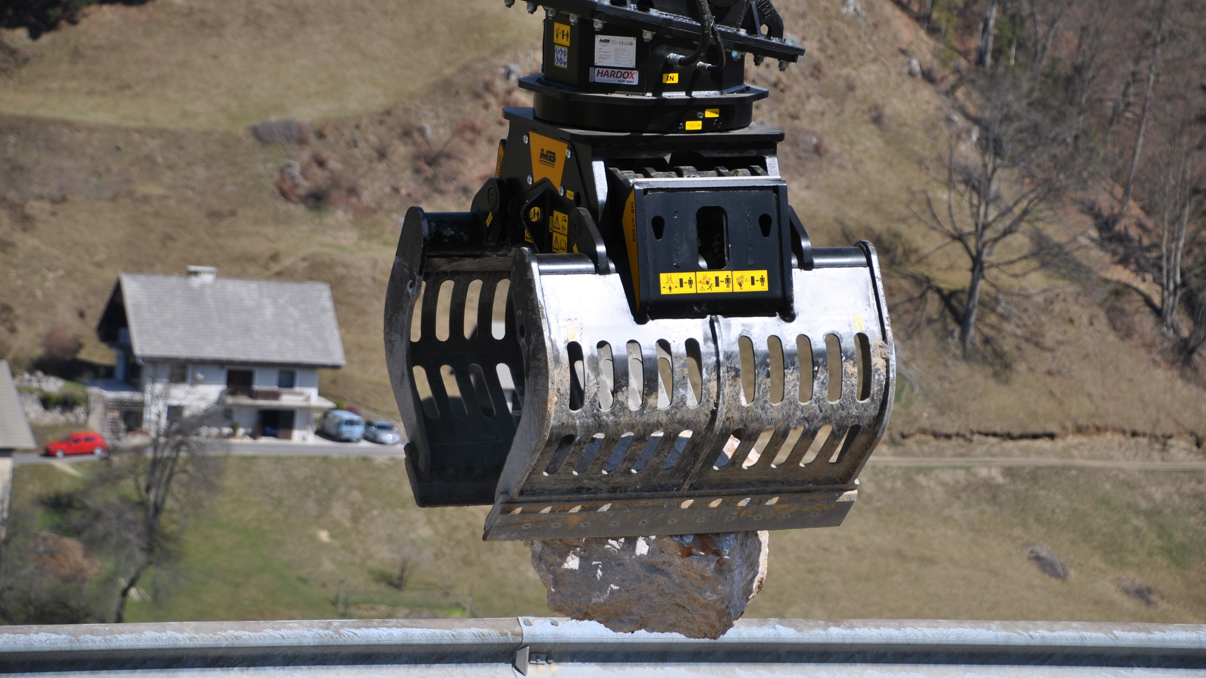 One of the buckets on the&nbsp;demo lineup&nbsp;is a crowd favorite, the&nbsp;BF90.3 crusher bucket.