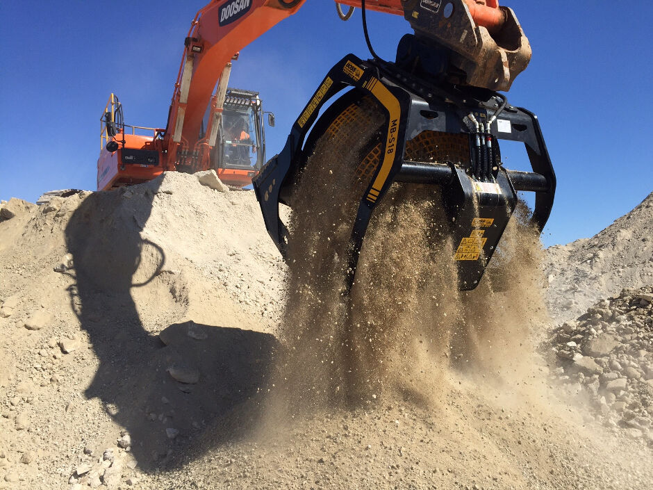 MB Crusher turns mobile plants into one-machine operation