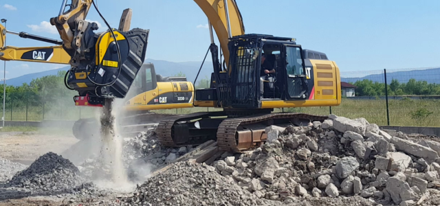 the BF90.3 Crusher Bucket equipped with the 24-Volt Iron Separator