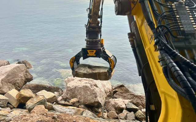 Dry stone walls and much more with MB-G sorting grapples.