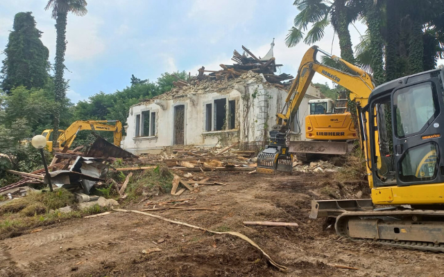 LATE AFTERNOON: LET’S NOT LEAVE A MESS