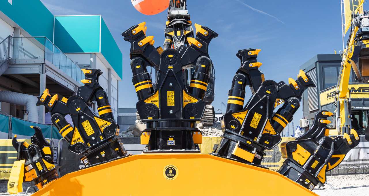 One demolition pulverizer, countless applications